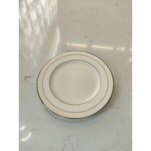 Noritake Fine Bone China 6.5 in Montvale Platinum Filigree‎ Flowers Bread Plate